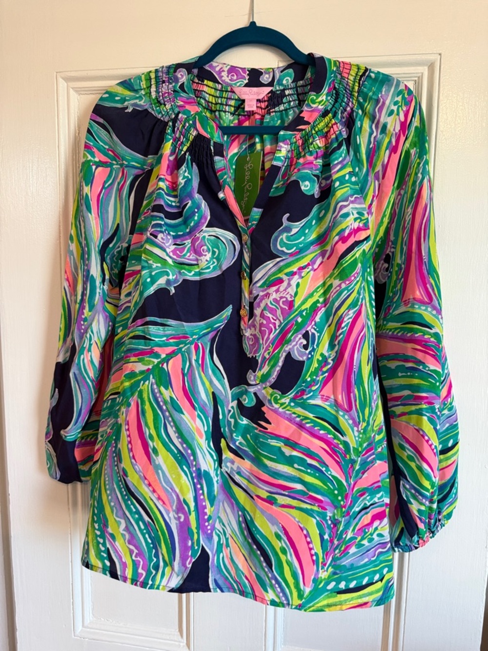 Lilly Pulitzer Elsa long sleeve dress top- medium don’t leave me hanging print